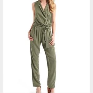 Gap - Jumpsuit with belt tie and pockets